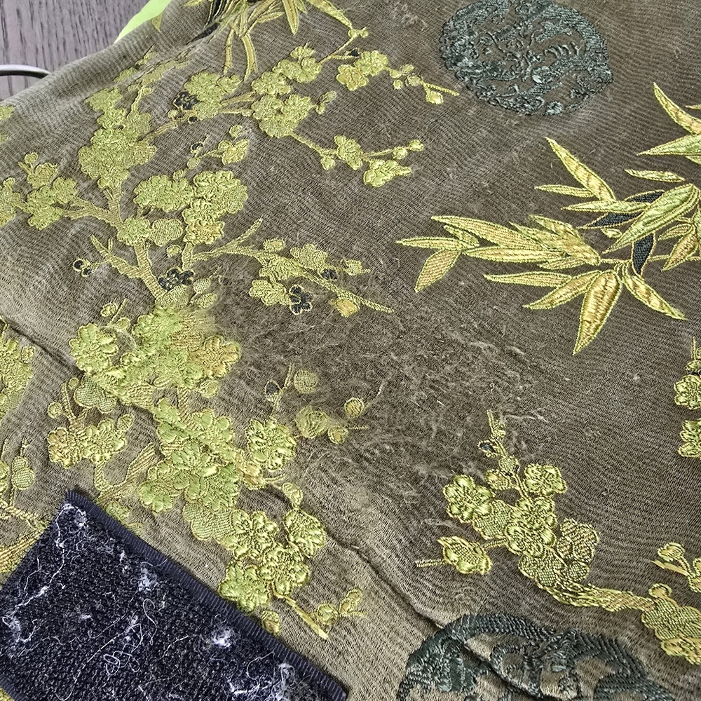 Petunia Pickle Bottom Messenger Diaper Bag in Olive Oriental - Picture 6 of 11